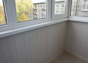 Остекление и обшивка балкона